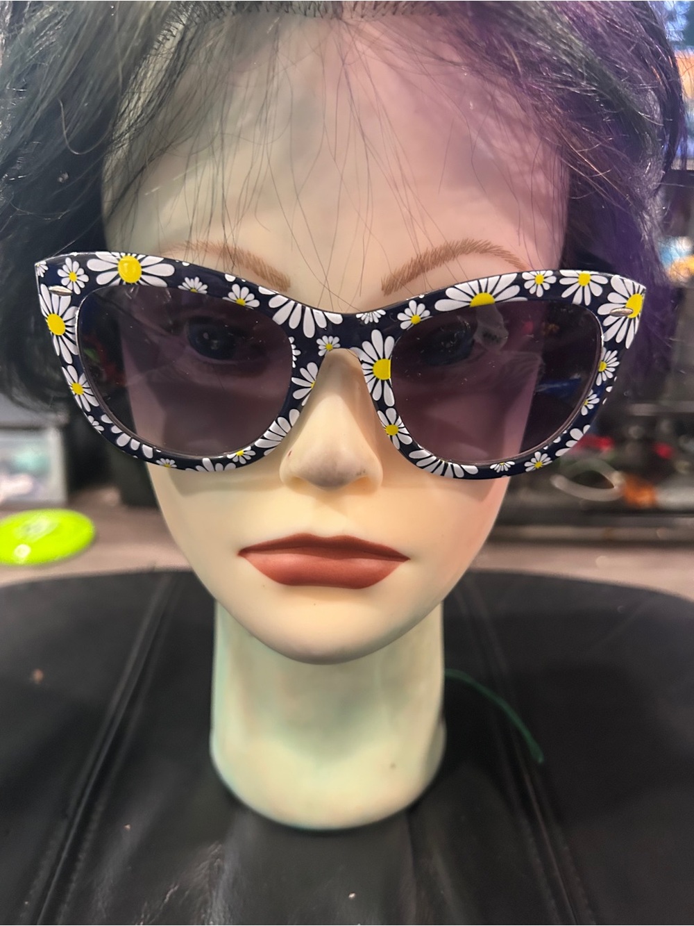 Daisy Print Cat Eye Sunglasses - Black and White